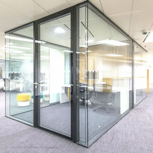 Transparent modular glass partition with aluminium frame